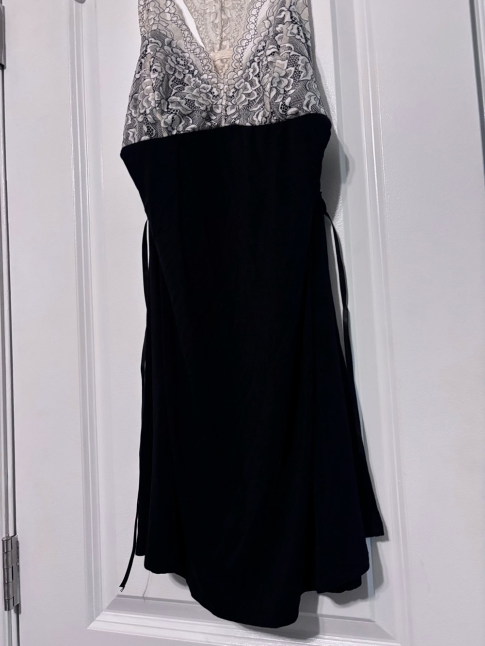 Adore Me Black and Ivory Lace Bodice Nightie Dress Size Large - Picture 6 of 13